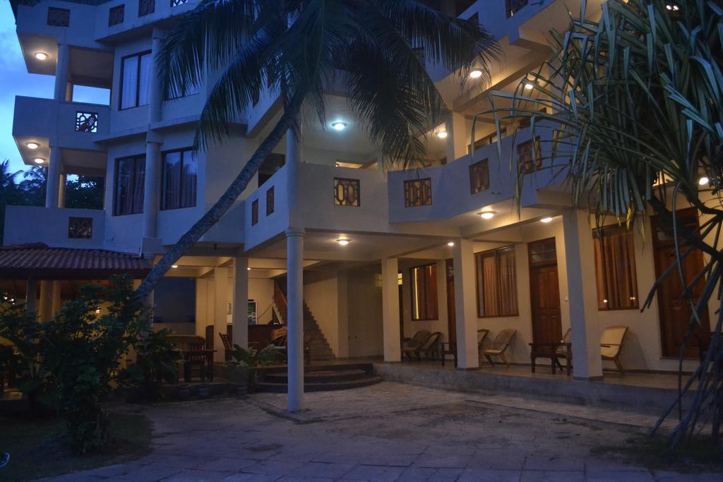Surf Lanka Hotel Matara Esterno foto