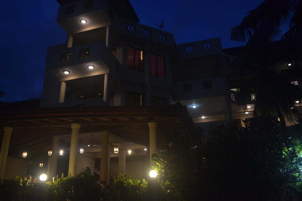 Surf Lanka Hotel Matara Esterno foto